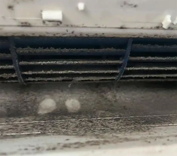 千山空调吹的风有股烧焦味是怎么回事